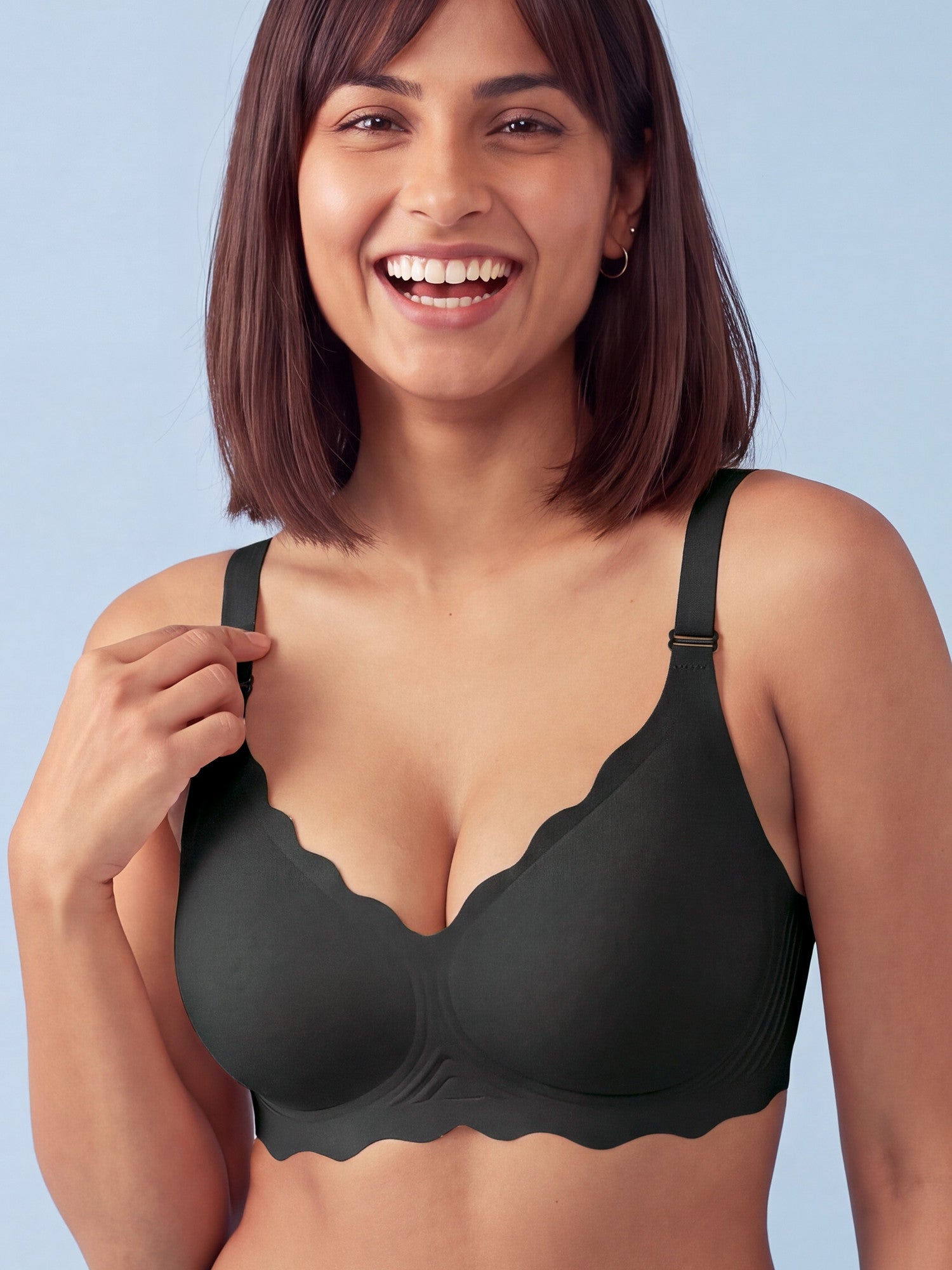 Bugario Cloudy wireless push up jelly bra in Black, worn by a smiling woman