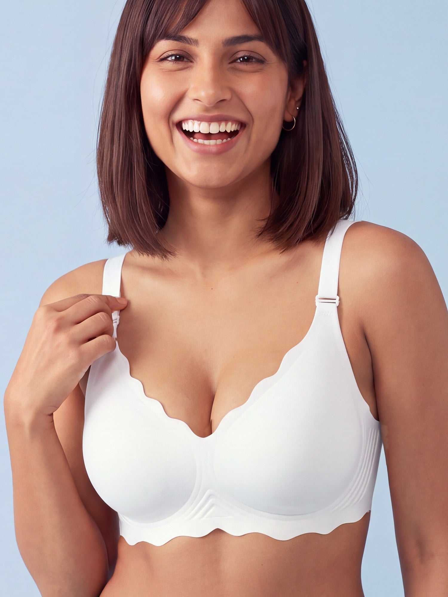 Bugario Cloudy wireless push up jelly bra in White, worn by a smiling woman